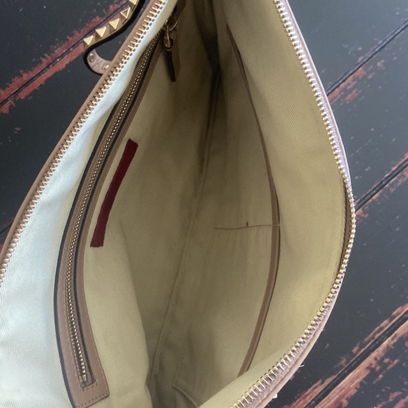 Valentino Garavani Leather Clutch - Picture 5 of 12